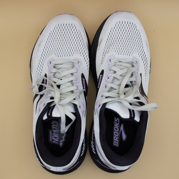 Brooks Adrenaline GTS 23 Grey Running Shoes 1203812A039 Women's Size 10.5 2A - Picture 5 of 9